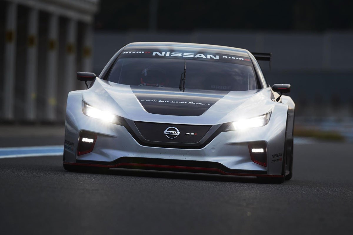 Nissan ya tiene su coche de carreras eléctrico: Leaf NISMO RC