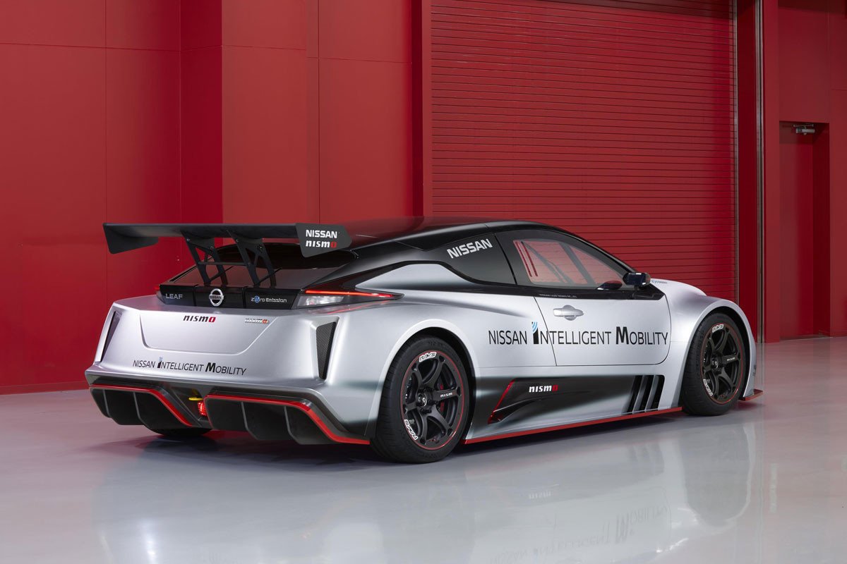 Nissan ya tiene su coche de carreras eléctrico: Leaf NISMO RC
