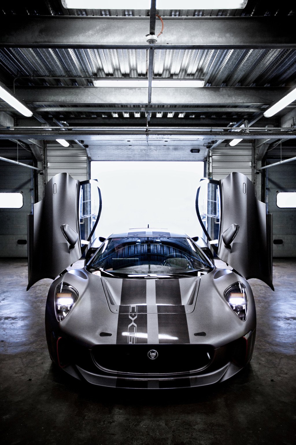 Video: Jaguar C-X75, un prototipo híbrido inigualable