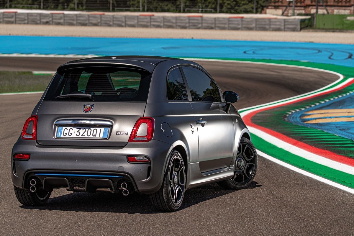 Abarth F595 - Auto10