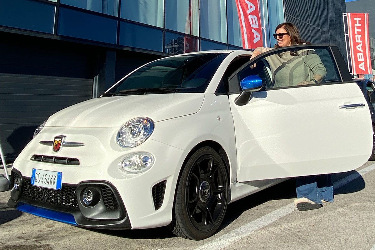 Abarth F595 - Auto10