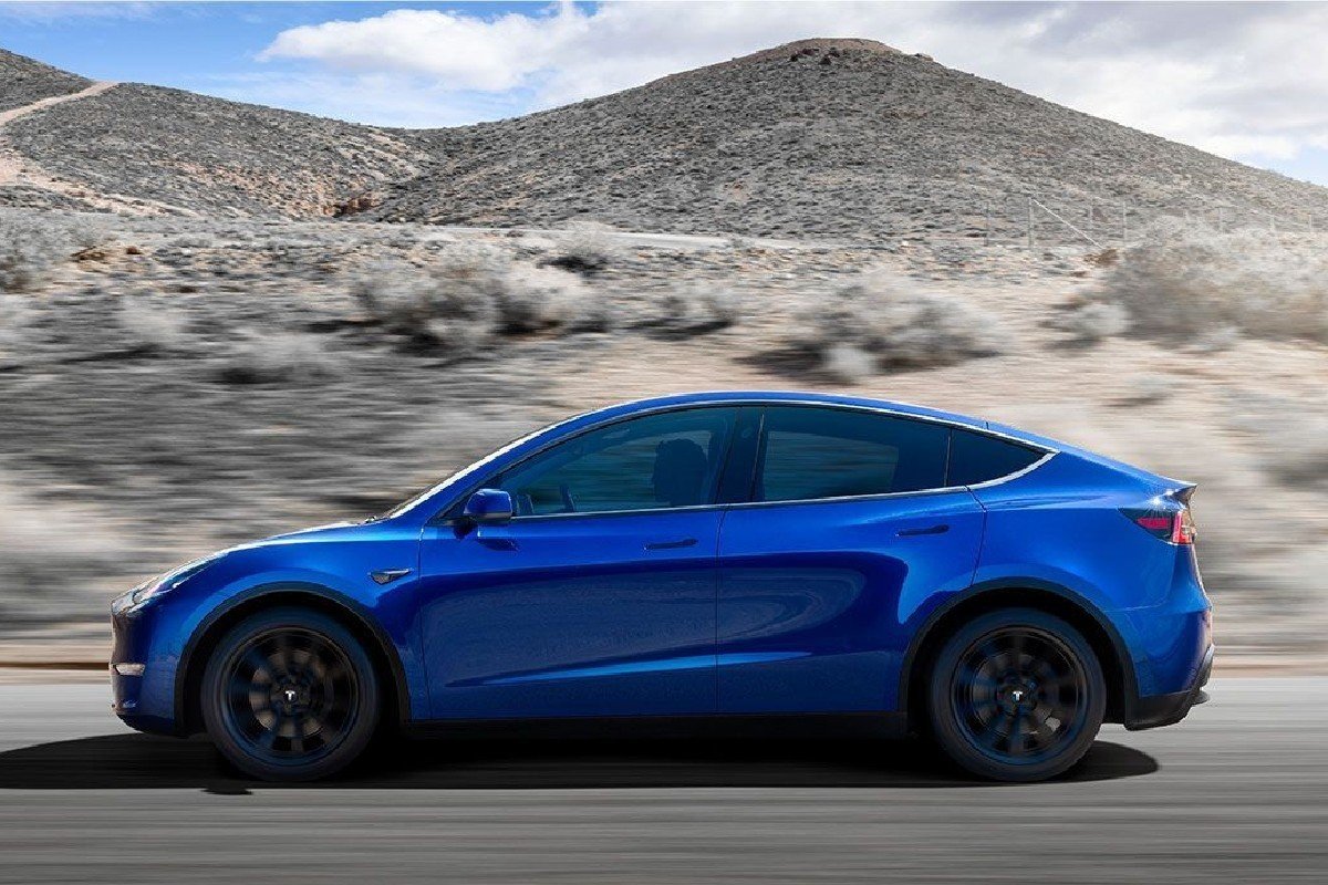 tesla model y rodando barrido