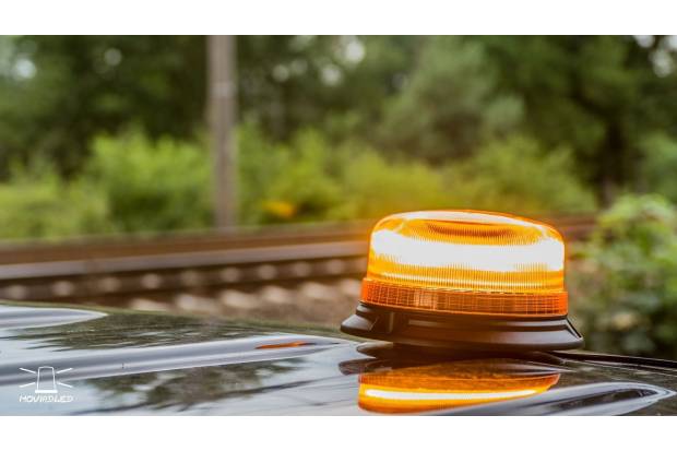 Luces de emergencia o balizas V-16: ¿Gratis con tu coche nuevo?