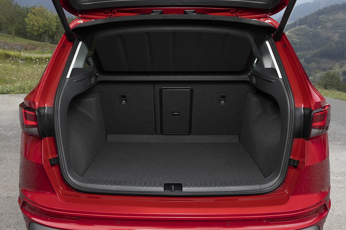 interior de coche más sucio que un inodoro maletero