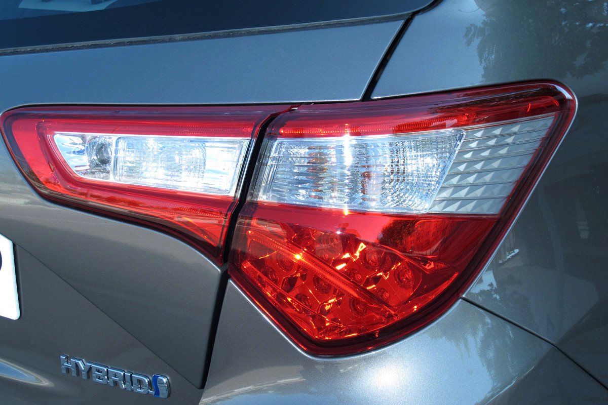 Prueba Toyota Yaris ¿híbrido o mejor gasolina?