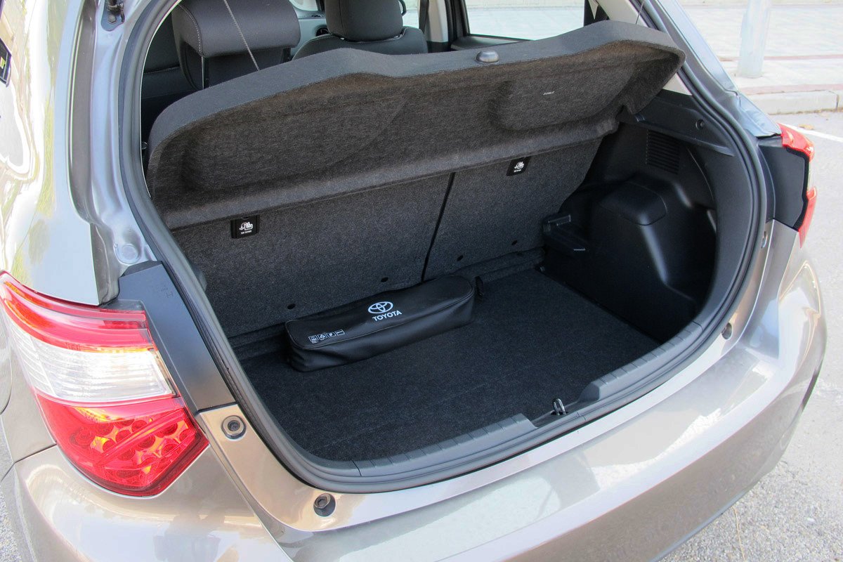 Prueba Toyota Yaris ¿híbrido o mejor gasolina?