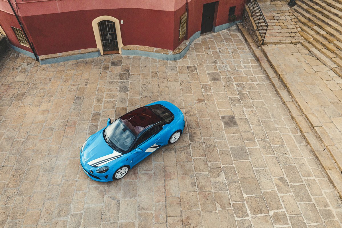 Alpine se abona a las ediciones limitadas: así luce la San Remo 73 dedicada a los rallys