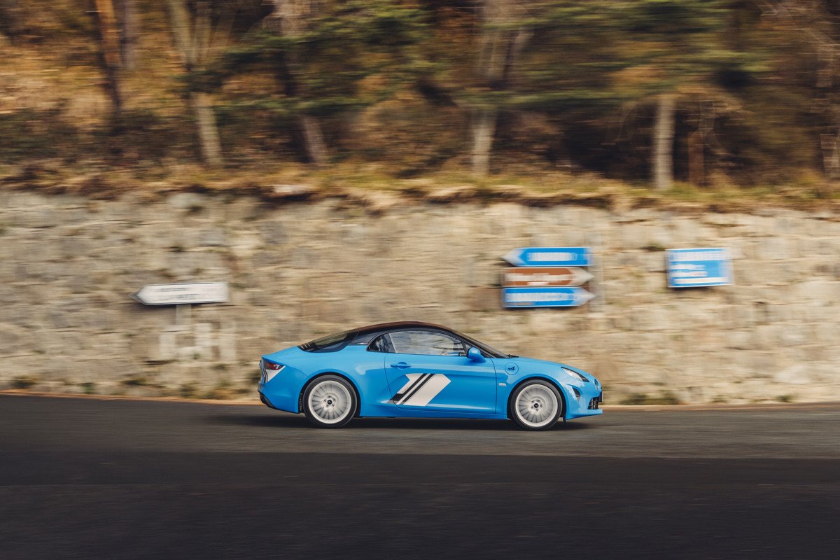 Alpine se abona a las ediciones limitadas: así luce la San Remo 73 dedicada a los rallys