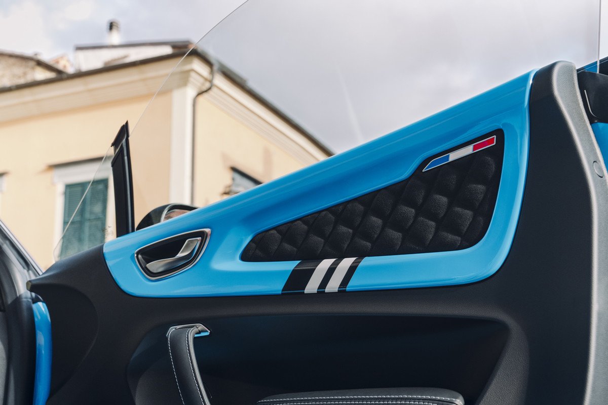 Alpine se abona a las ediciones limitadas: así luce la San Remo 73 dedicada a los rallys