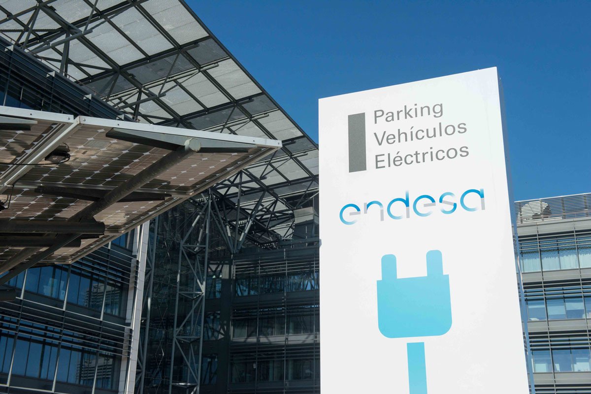 Endesa pone en marcha la II edición de la Vuelta a España en coche eléctrico
