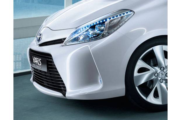 Toyota completa la gama de coches híbridos con el Yaris HSD