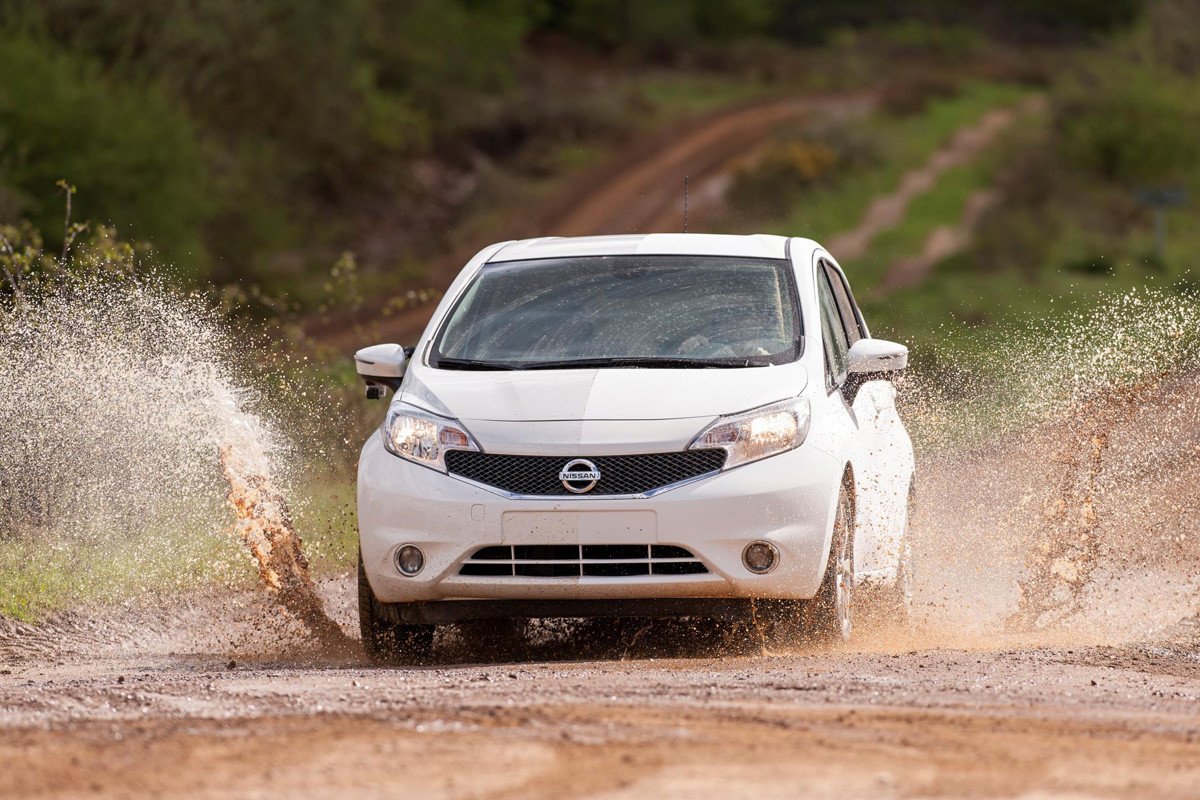 Nissan crea el coche que no se ensucia