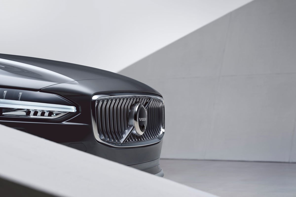 Volvo renueva sus S90 y V90 e incluye motores híbridos ligeros
