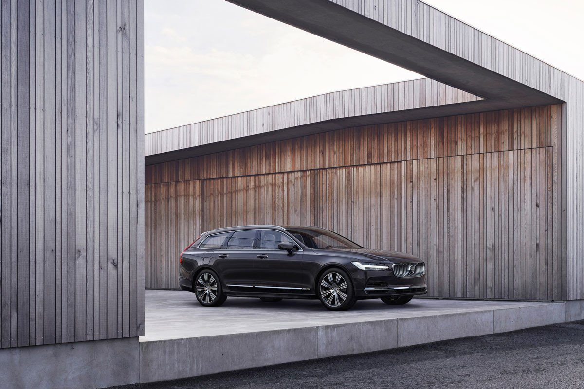 Volvo renueva sus S90 y V90 e incluye motores híbridos ligeros