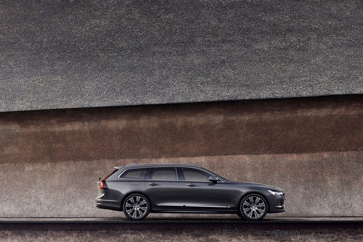 Volvo renueva sus S90 y V90 e incluye motores híbridos ligeros