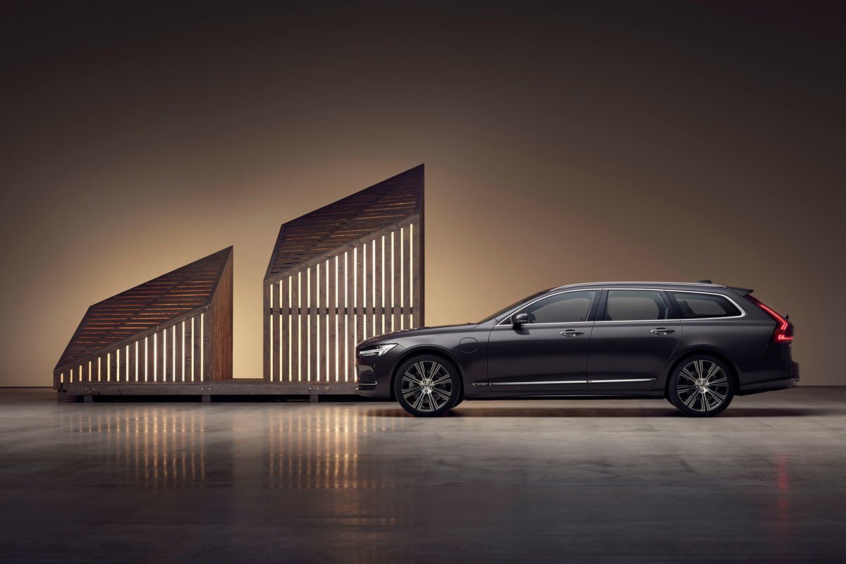 Volvo renueva sus S90 y V90 e incluye motores híbridos ligeros