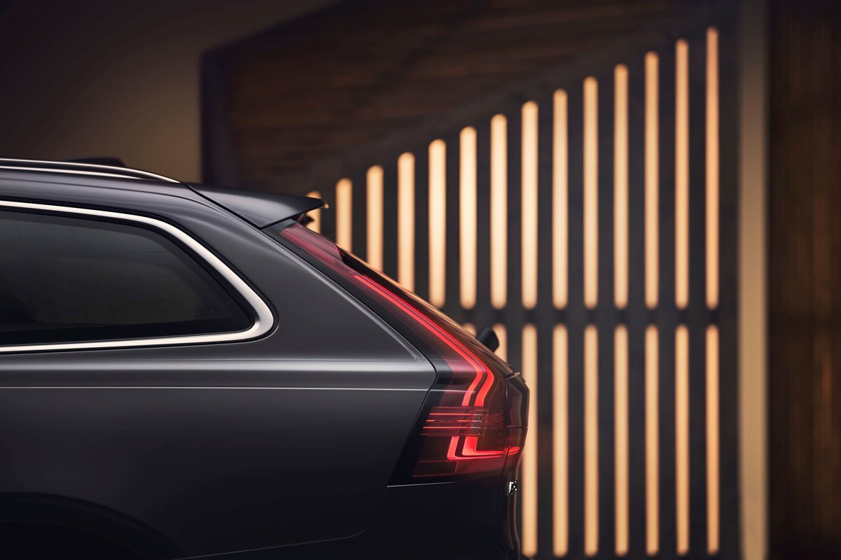 Volvo renueva sus S90 y V90 e incluye motores híbridos ligeros
