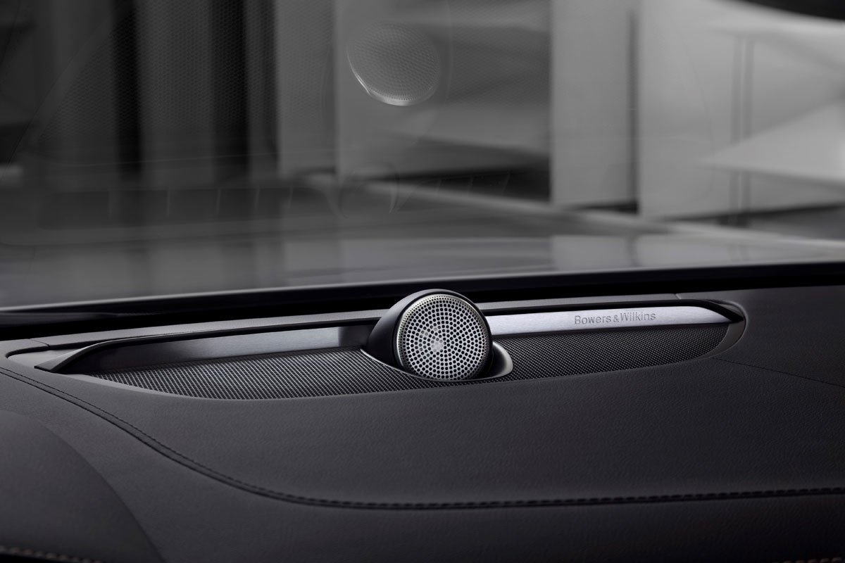 Volvo renueva sus S90 y V90 e incluye motores híbridos ligeros