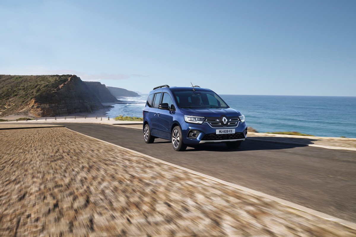 Renault Kangoo Combi E-Tech: eléctrica por primera vez en la versión de pasajeros