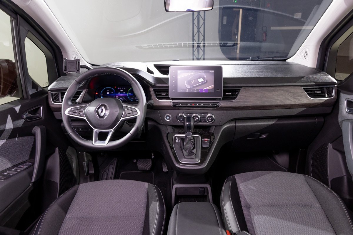 Renault Kangoo Combi E-Tech: eléctrica por primera vez en la versión de pasajeros