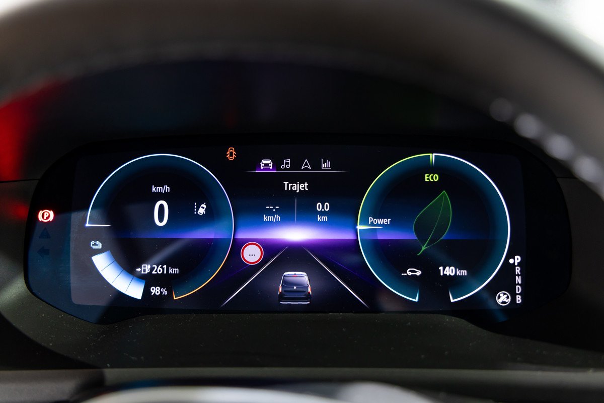 Renault Kangoo Combi E-Tech: eléctrica por primera vez en la versión de pasajeros