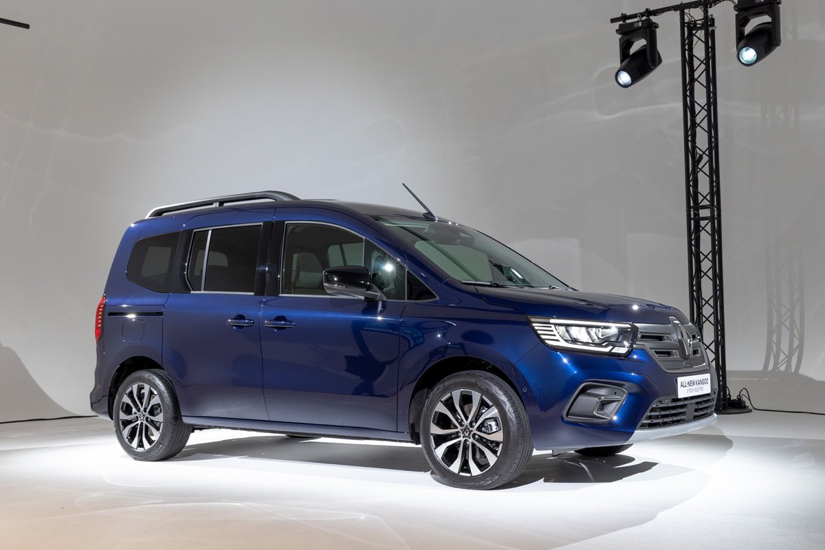 Renault Kangoo Combi E-Tech: eléctrica por primera vez en la versión de pasajeros