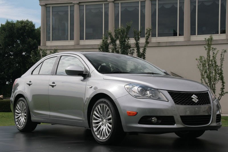 Suzuki Kizashi, el coche de las mil caras