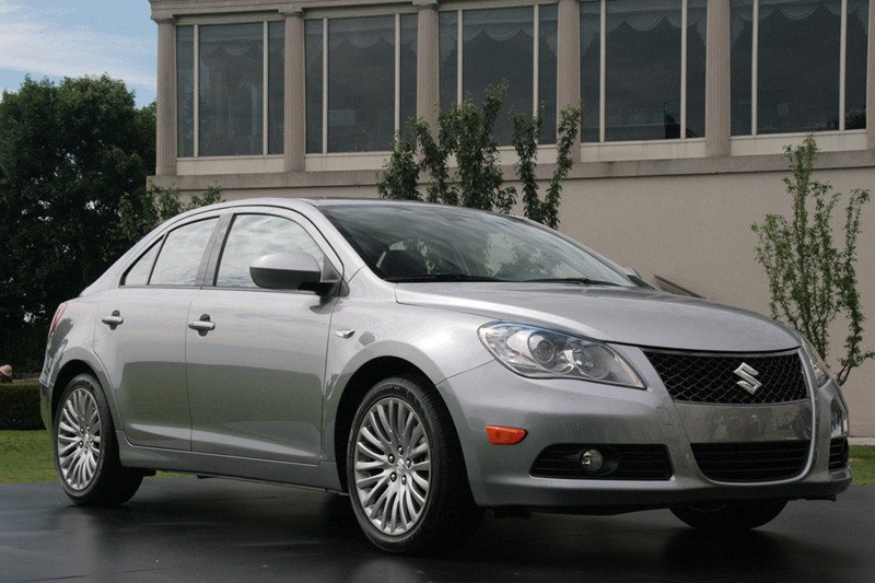 Suzuki Kizashi, el coche de las mil caras