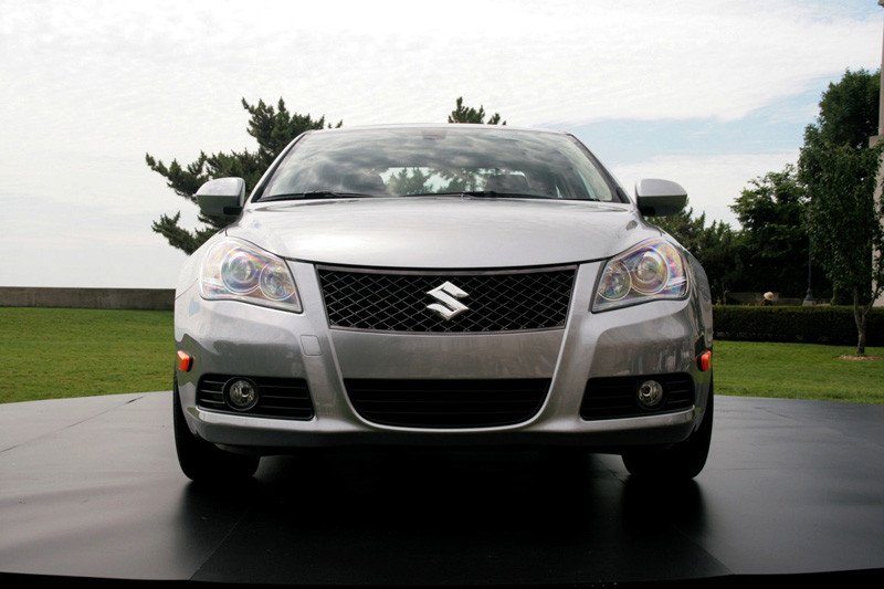 Suzuki Kizashi, el coche de las mil caras