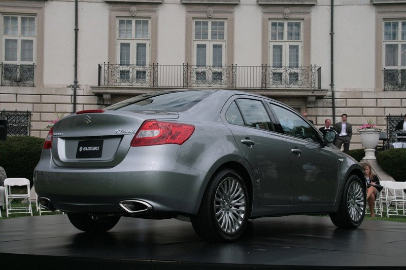Suzuki Kizashi, el coche de las mil caras