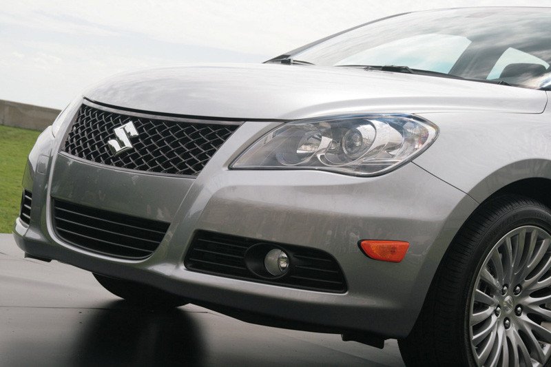 Suzuki Kizashi, el coche de las mil caras