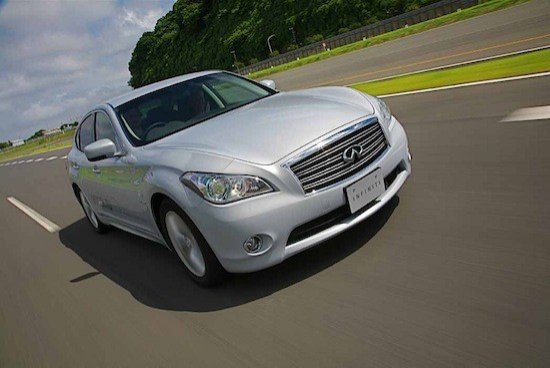 Infiniti presume de coche híbrido con el M35h