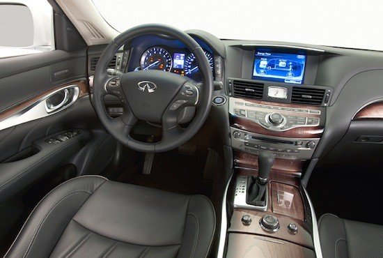 Infiniti presume de coche híbrido con el M35h