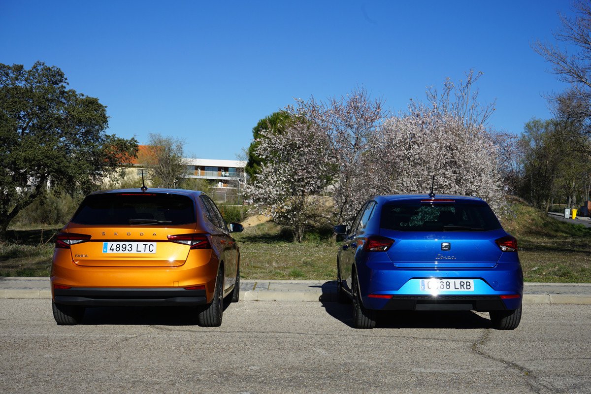Comparativa SEAT Ibiza contra Skoda Fabia 1.0 TSI: duelo de utilitarios