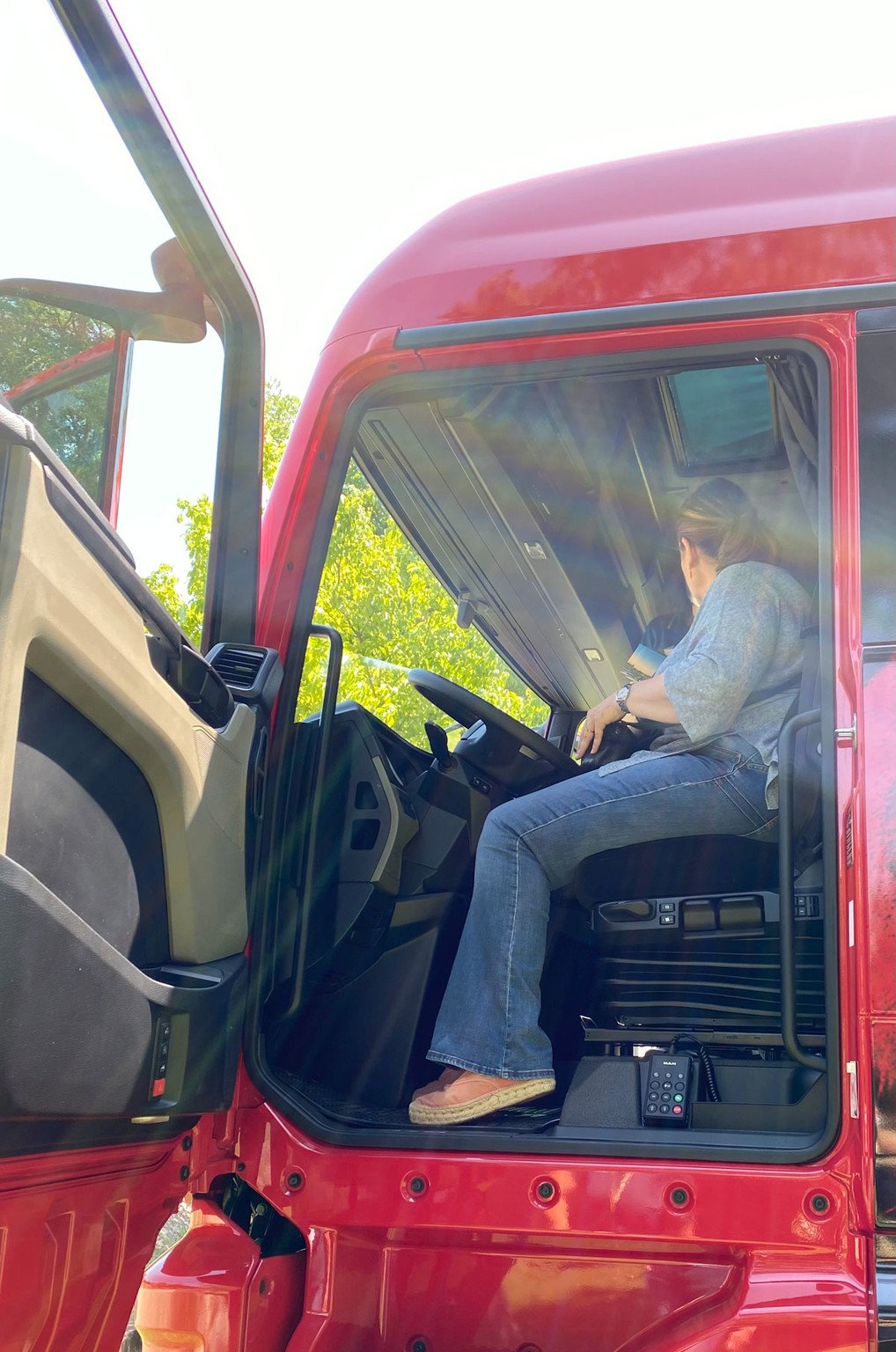 MAN beca a las mujeres que quieran convertirse en conductoras profesionales