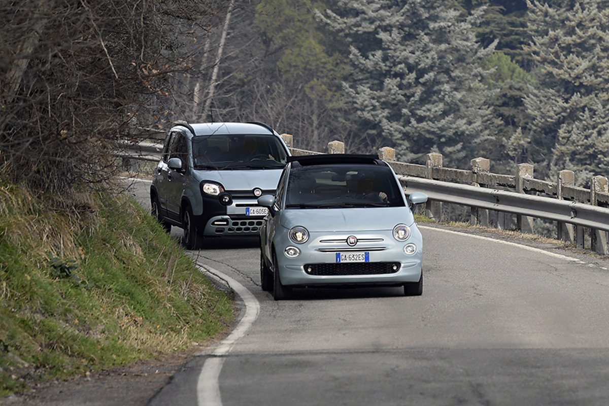 tailgating coches circulando pegados curva