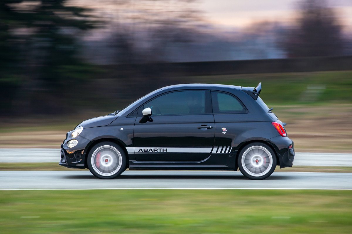 Abarth 695 Esseesse: una edición limitada en dos colores