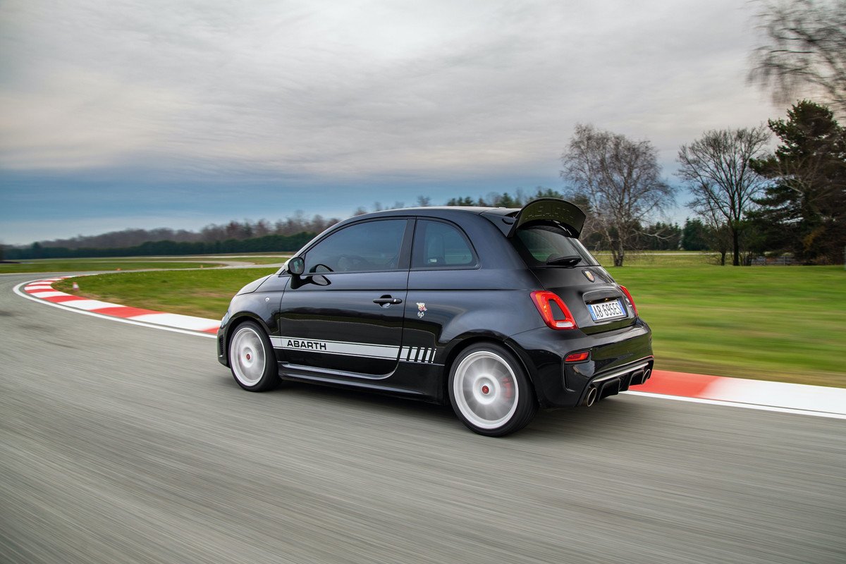Abarth 695 Esseesse: una edición limitada en dos colores