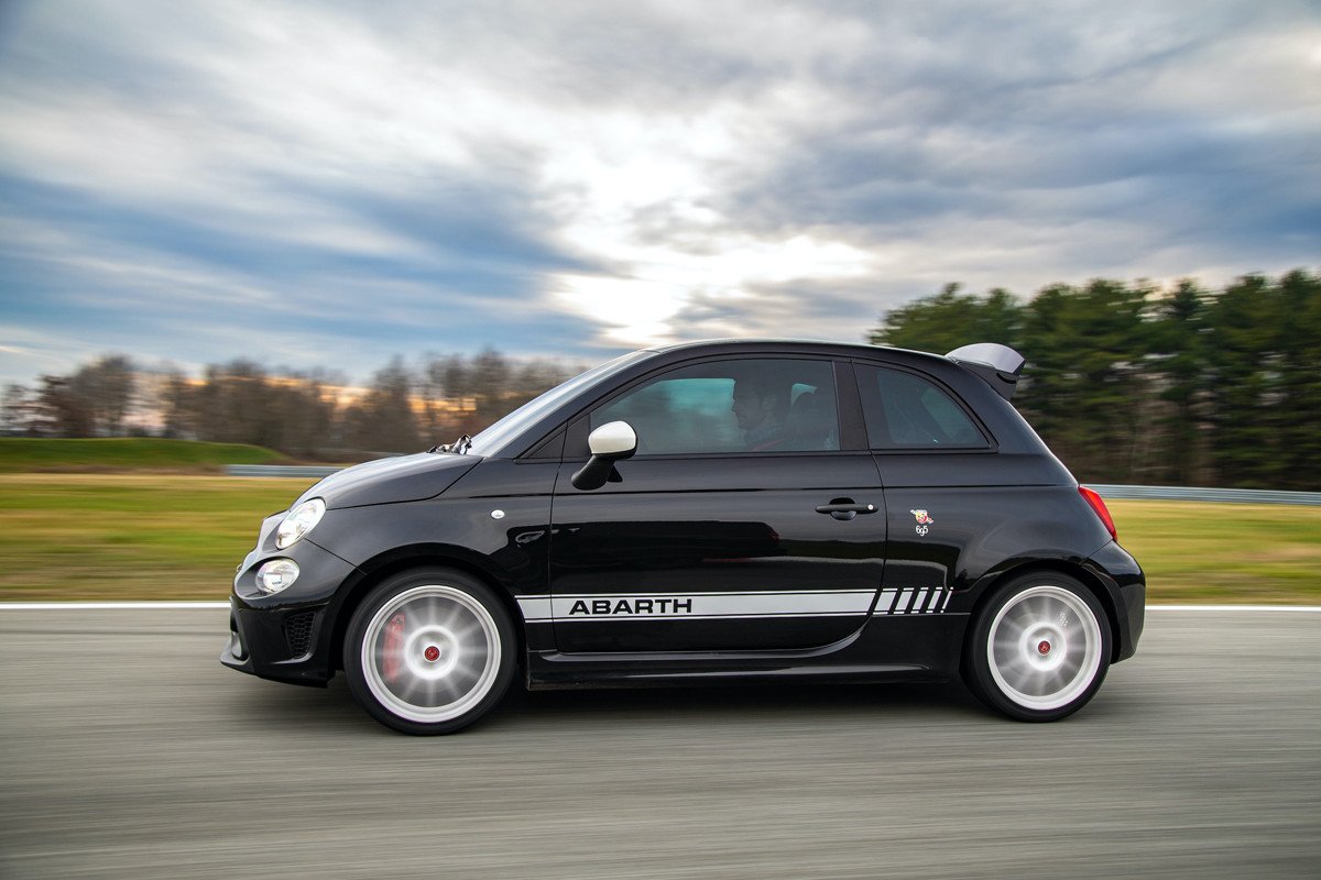 Abarth 695 Esseesse: una edición limitada en dos colores