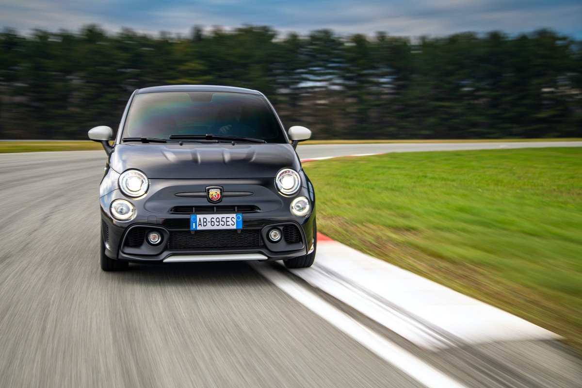 Abarth 695 Esseesse: una edición limitada en dos colores