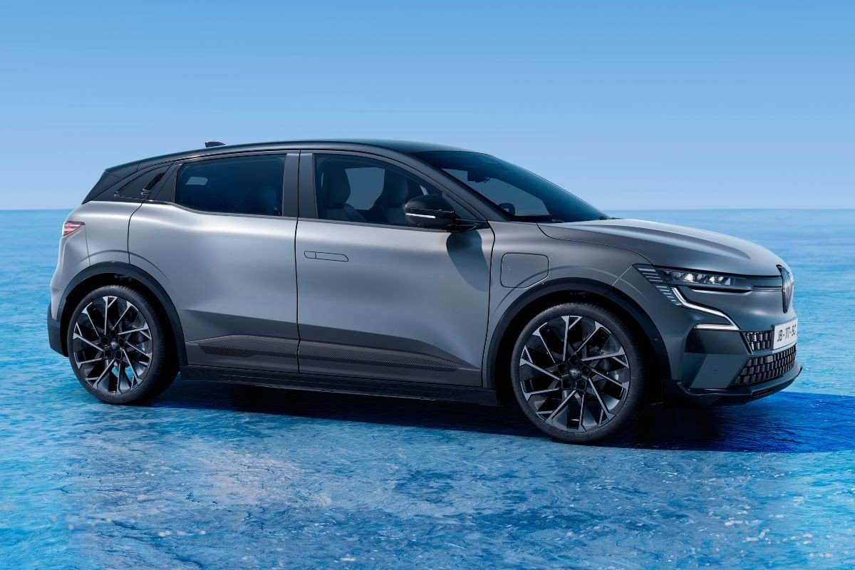 Renault Megane e-Tech lateral