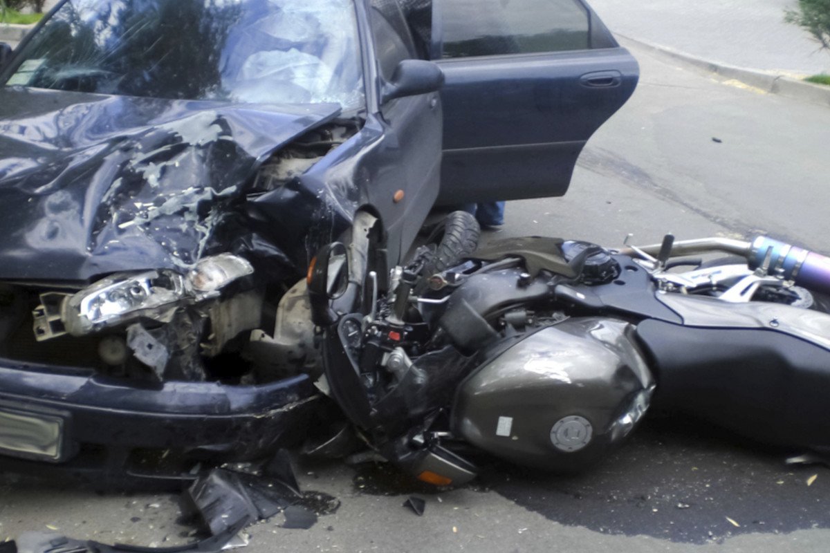 accidente coche y moto