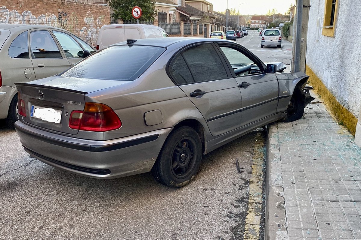 accidente contra poste