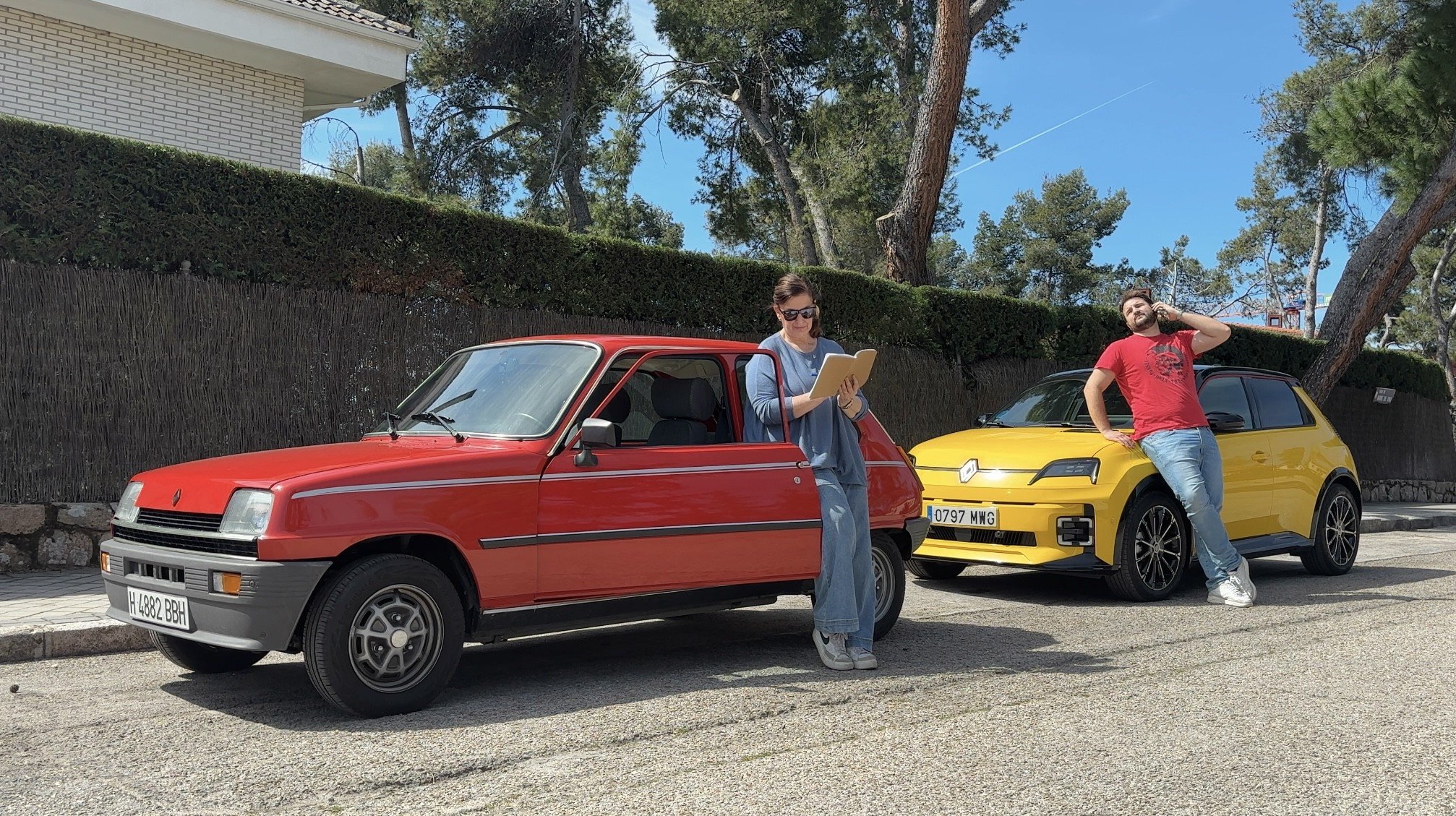 Probamos el Renault 5 clásico y el e-Tech frente a frente: enamorarse por partida doble