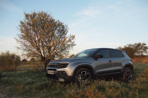 Prueba y opinión del Jeep Avenger gasolina: interior, precio y comportamiento 