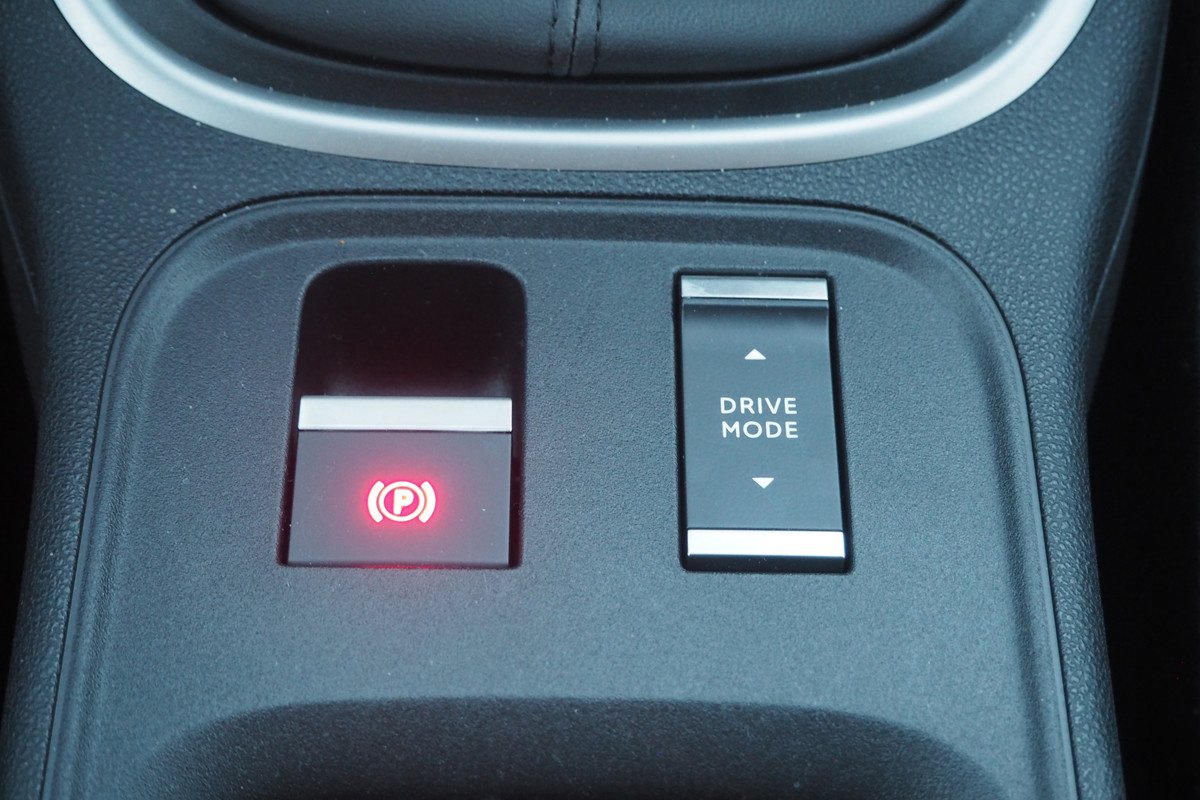 Prueba y opinión del Jeep Avenger gasolina: interior, precio y comportamiento 