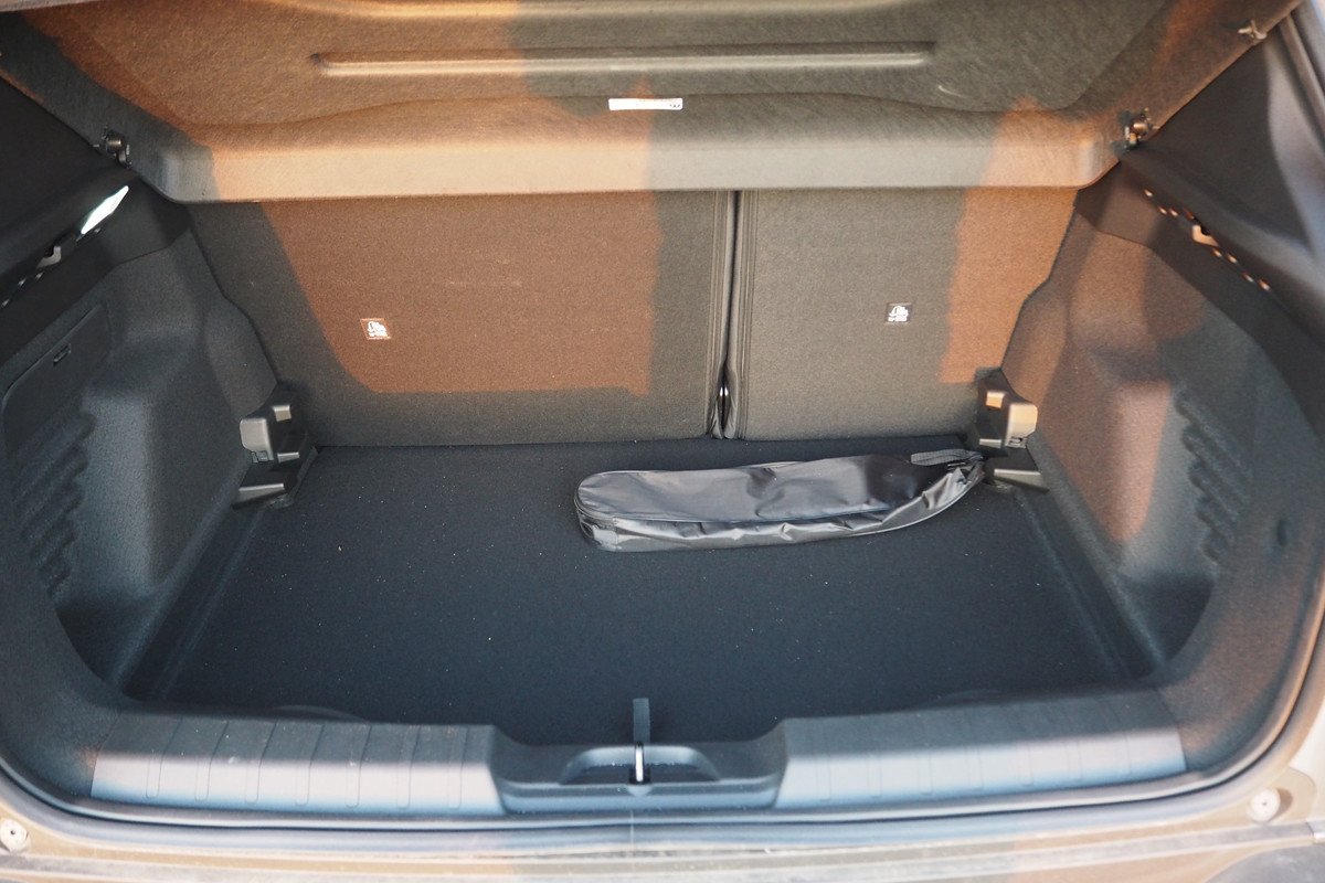 Prueba y opinión del Jeep Avenger gasolina: interior, precio y comportamiento 