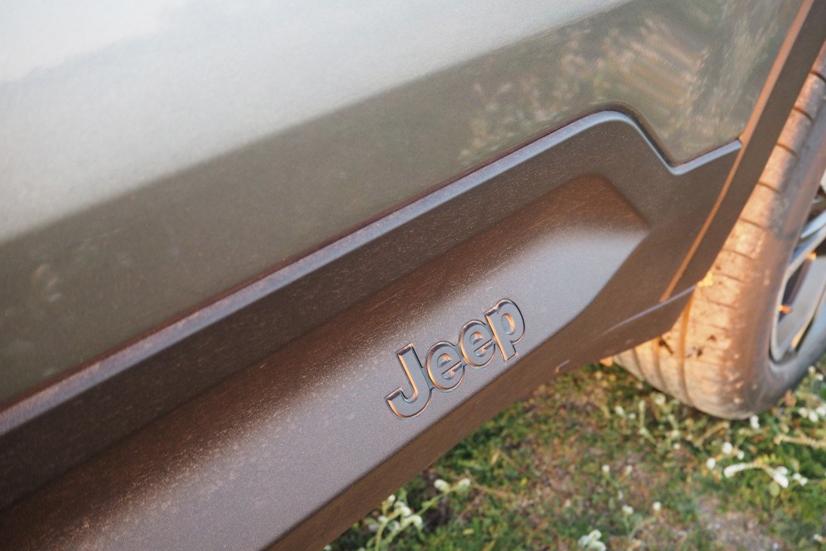 Prueba y opinión del Jeep Avenger gasolina: interior, precio y comportamiento 