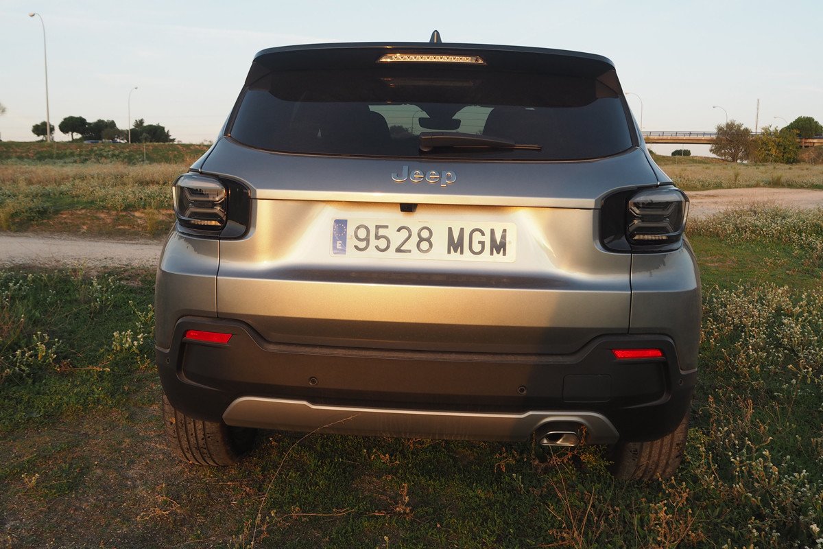 Prueba y opinión del Jeep Avenger gasolina: interior, precio y comportamiento 