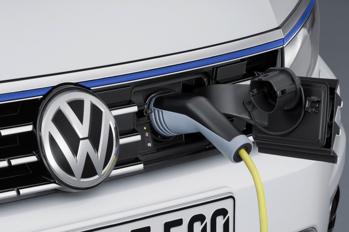Nuevo Volkswagen Passat GTE: híbrido enchufable y deportivo